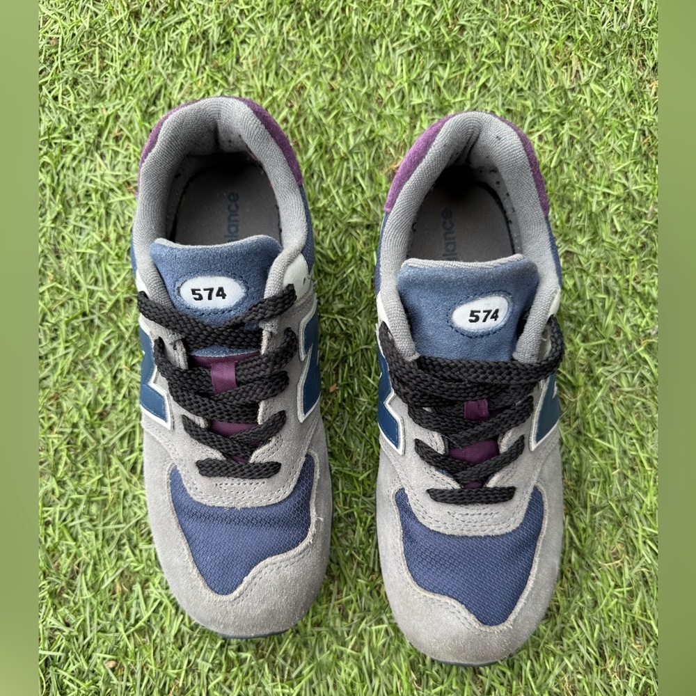New Balance 574 Navy Apollo Gray Suede Lifestyle Boy’s Sz(4.5)